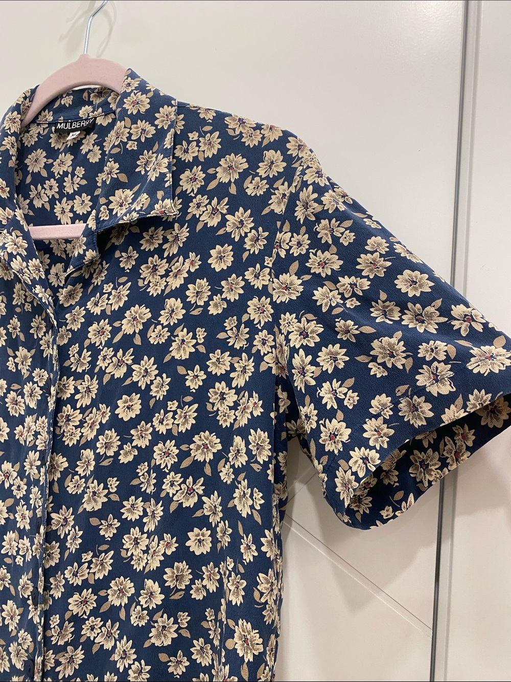 Vintage SILK Mulberry Blue Floral Button Down Blouse Size M Quiet Luxury Flowy - Picture 8 of 10